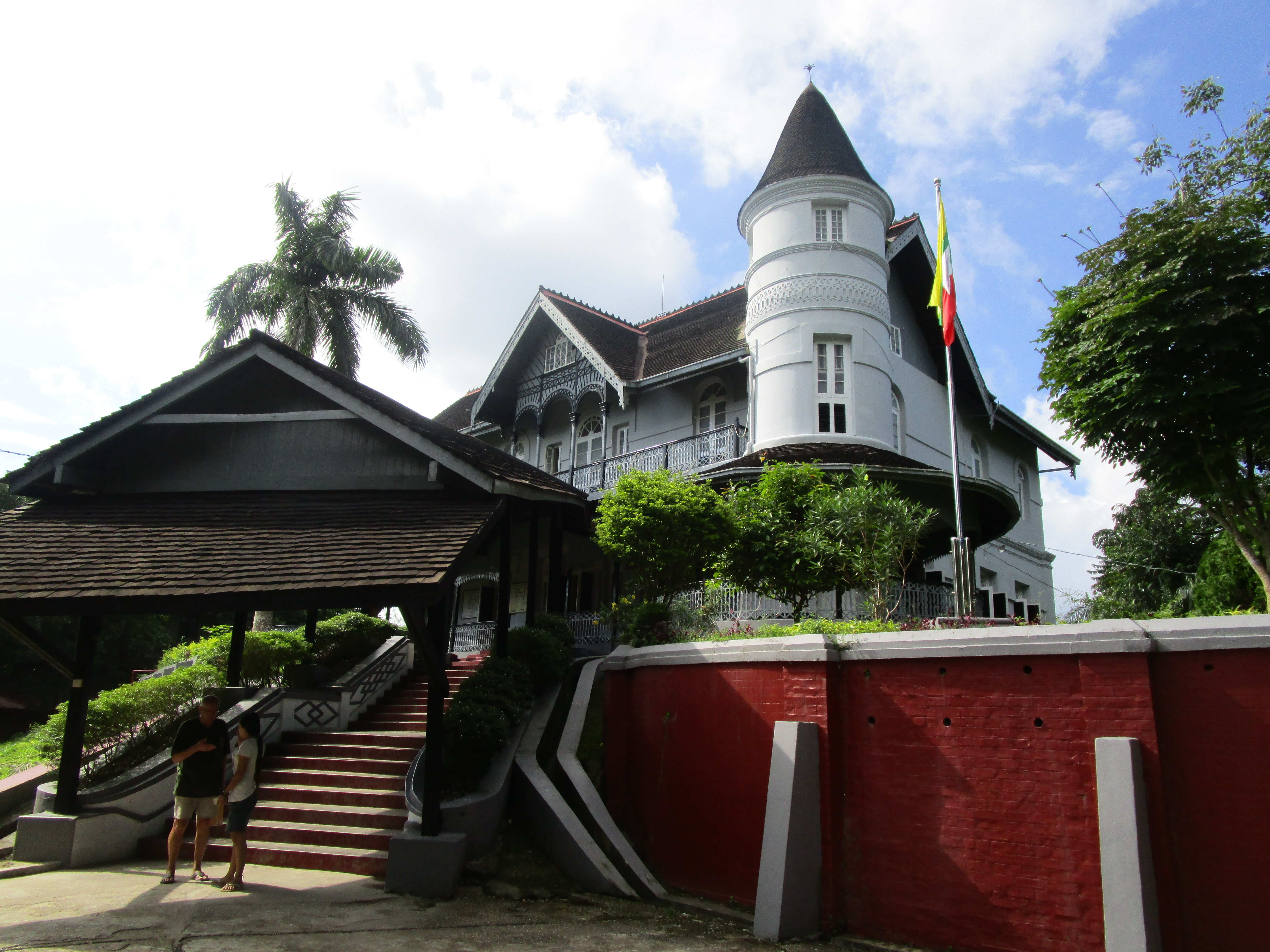 outside-aung-sans-house-with-san-san-maw